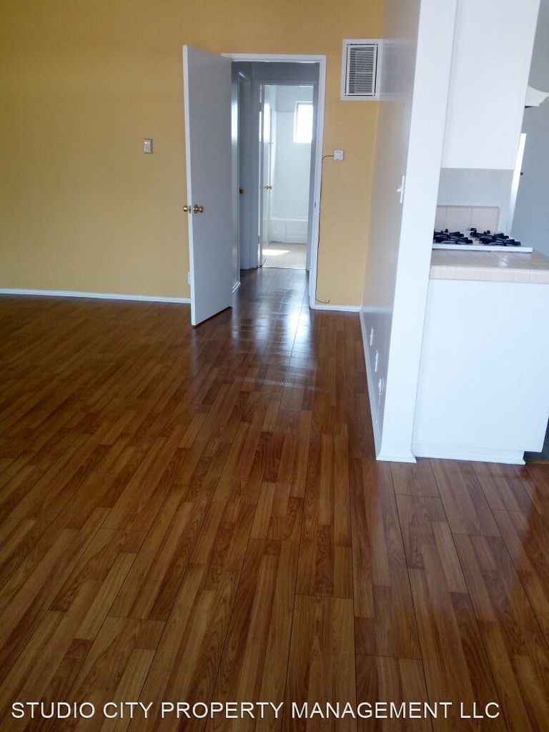 4901 Laurel Canyon Blvd. - Photo 24