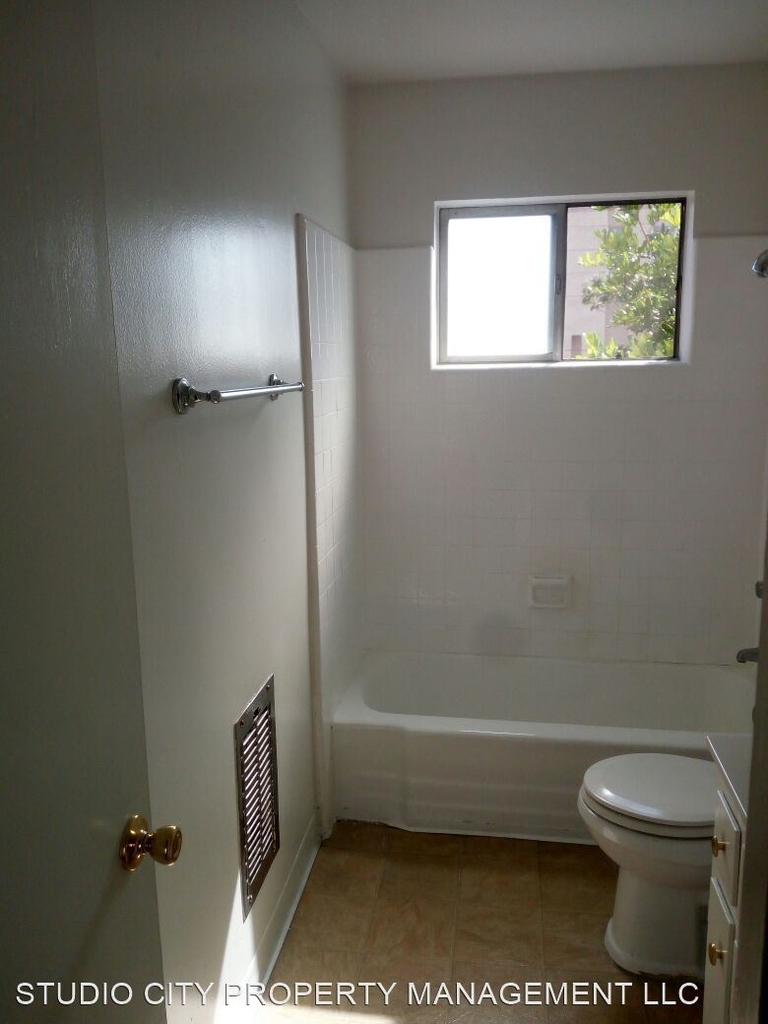 4901 Laurel Canyon Blvd. - Photo 26