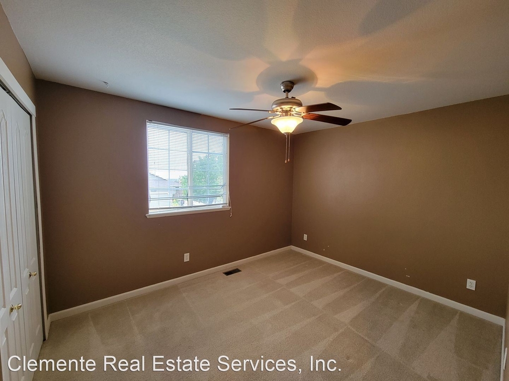 7490 Willowind Drive - Photo 14