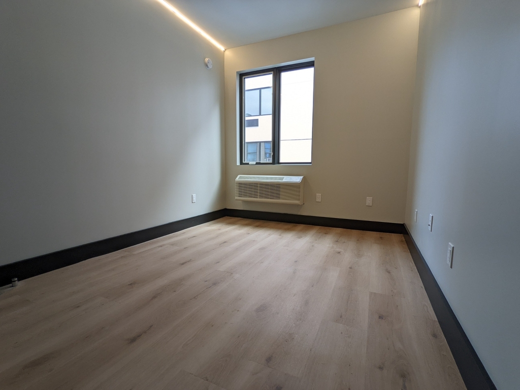 88 Linden Boulevard - Photo 10