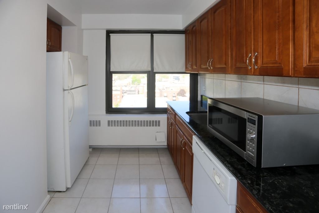 6118 N. Sheridan, Unit 1208 - Photo 1