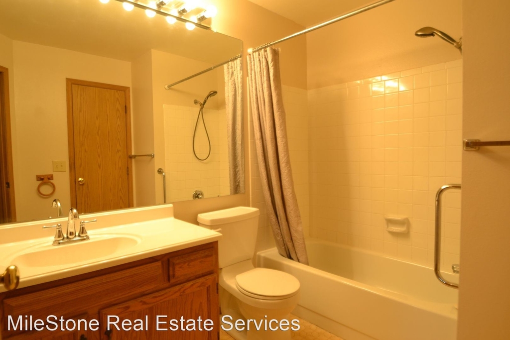 3524 Queen Anne Way - Photo 11