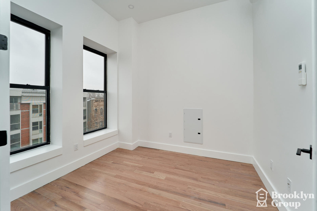 1027 Putnam Avenue - Photo 6