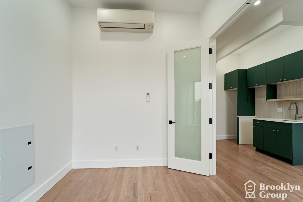 1027 Putnam Avenue - Photo 1