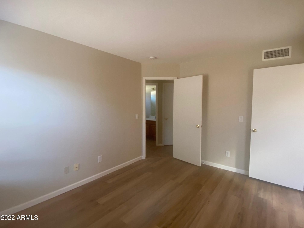 16562 W Taylor Street - Photo 25