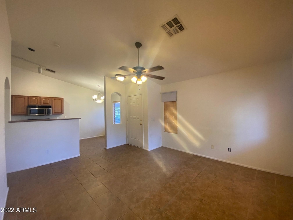 16562 W Taylor Street - Photo 6