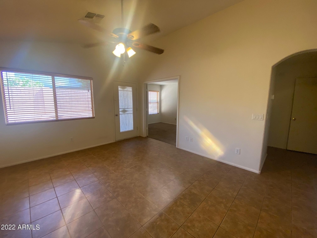 16562 W Taylor Street - Photo 5