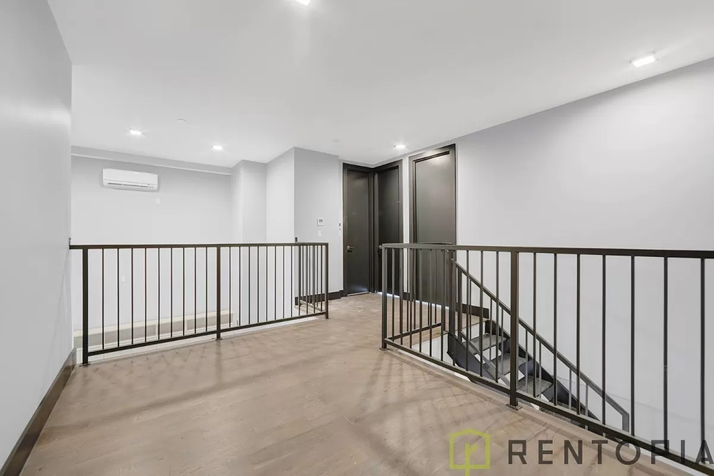 475 Grand Street - Photo 10