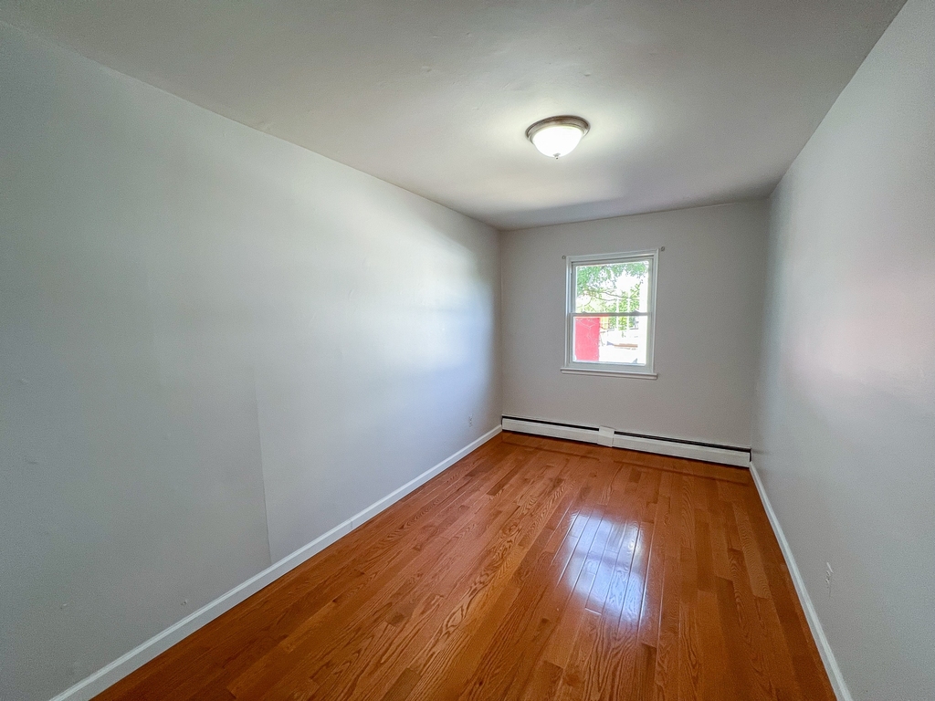 2748 East 11th Street - Photo 6