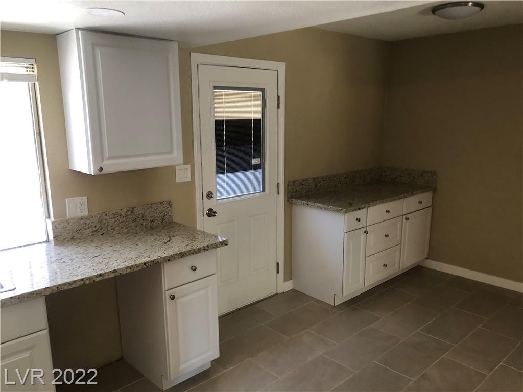 4039 Village Square - Photo 12