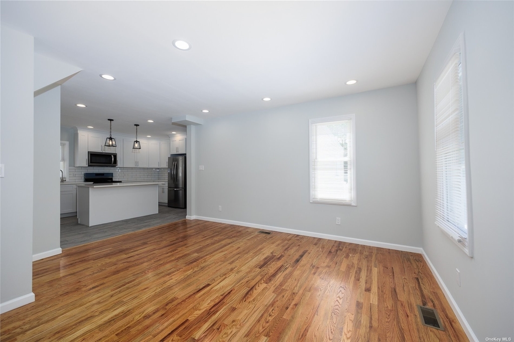 81 Lynbrook Avenue - Photo 5