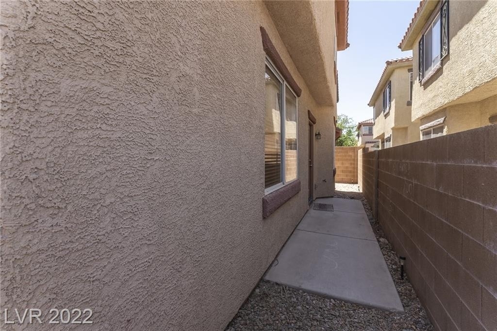 10528 Lessona Street - Photo 32