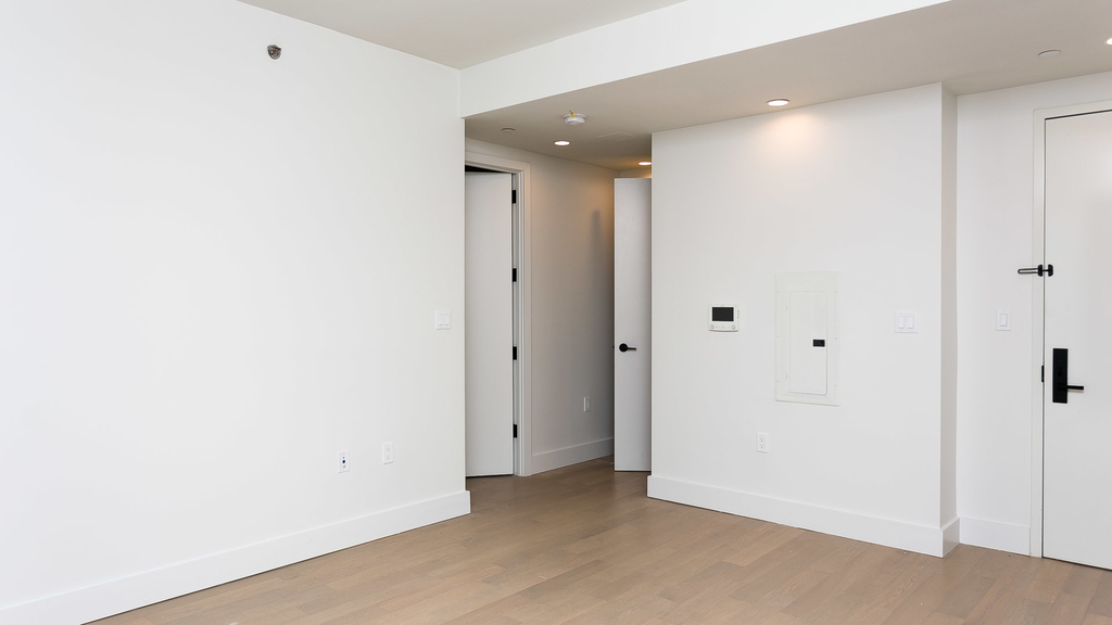 635 4th Avenue - Photo 11