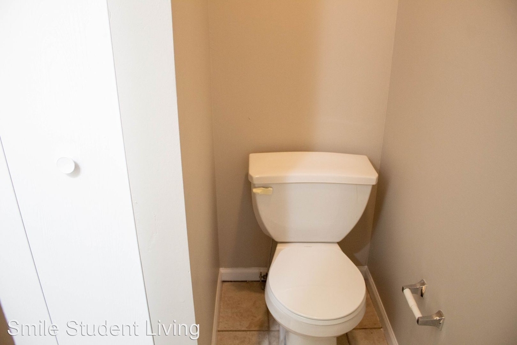 1010 W Stoughton - Photo 25