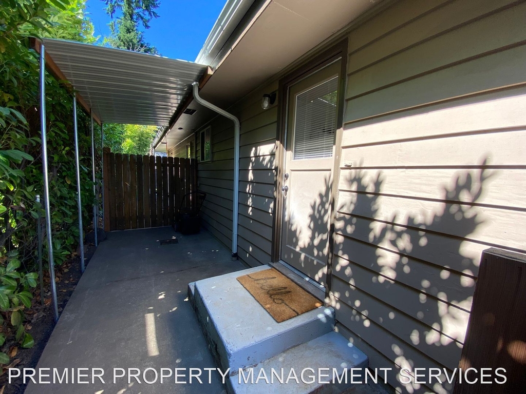 355 Irving - Photo 24