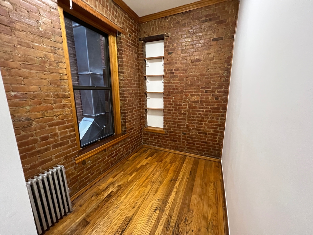 438 East 75th Street - Photo 4