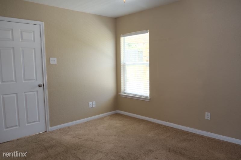 3903 Southern Field - Photo 15