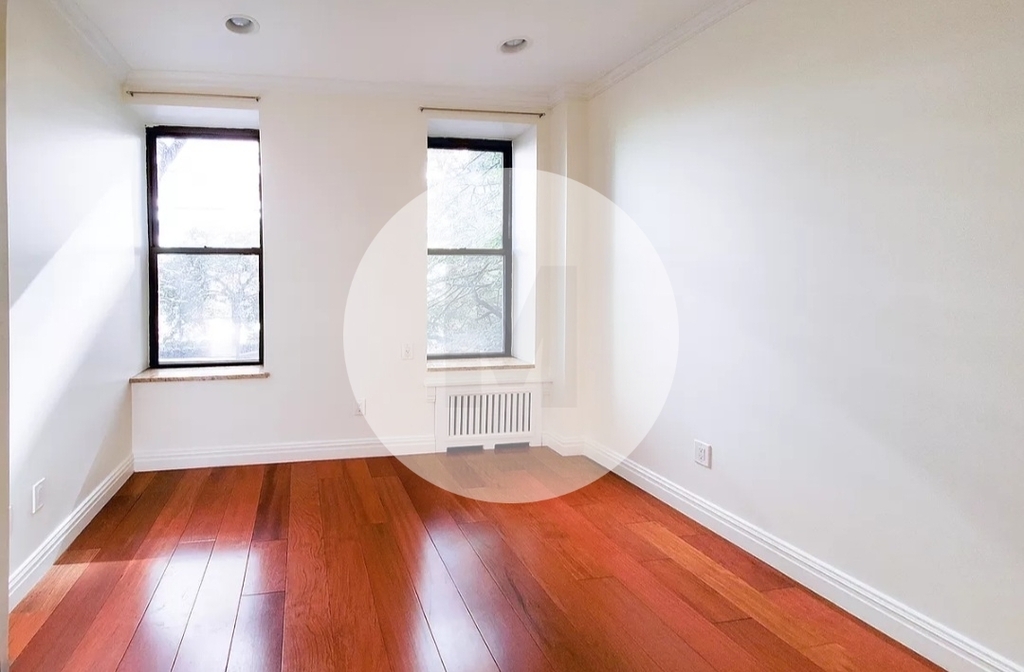 440 East 58th Street - Photo 4