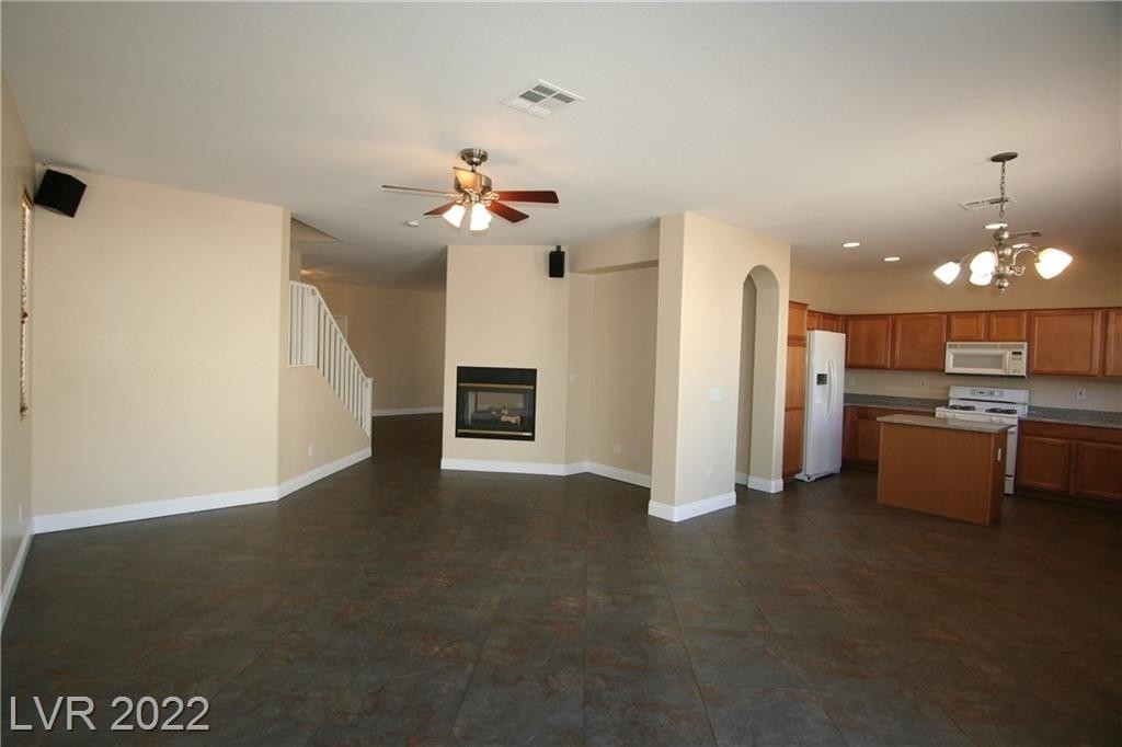 10764 Valencia Hills Street - Photo 7