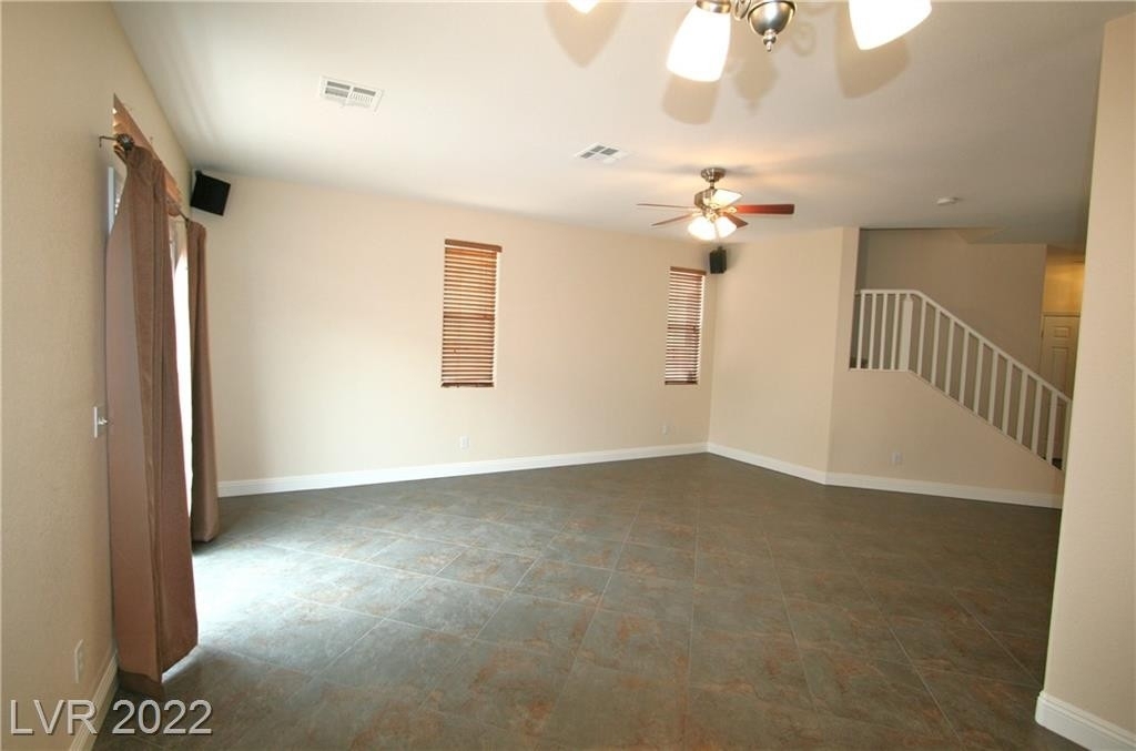 10764 Valencia Hills Street - Photo 4