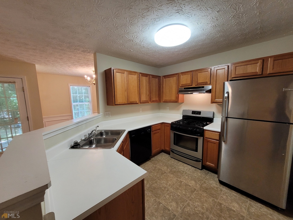 2091 Manhattan Parkway - Photo 4