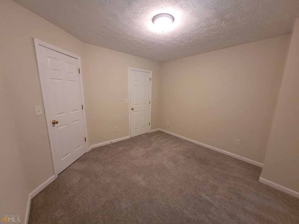 2091 Manhattan Parkway - Photo 8