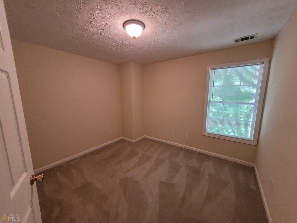 2091 Manhattan Parkway - Photo 7