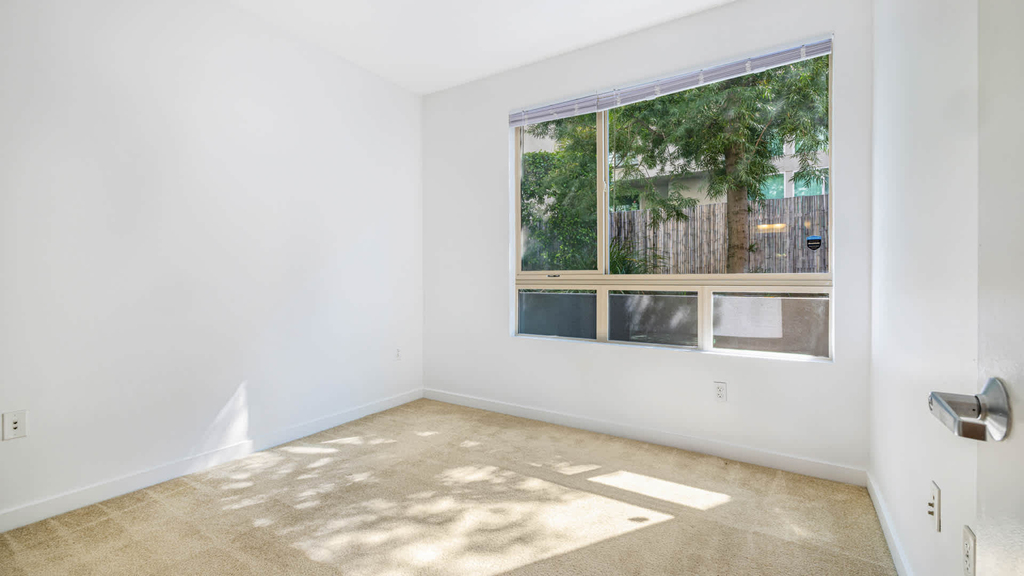 235 South San Pedro Street - Photo 23