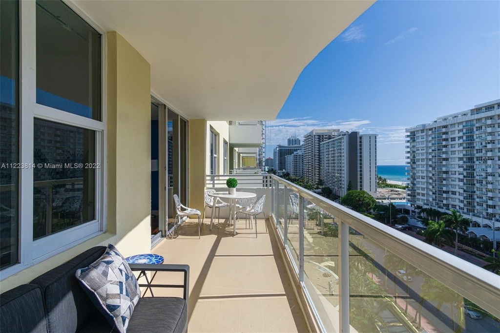 5600 Collins Ave - Photo 6