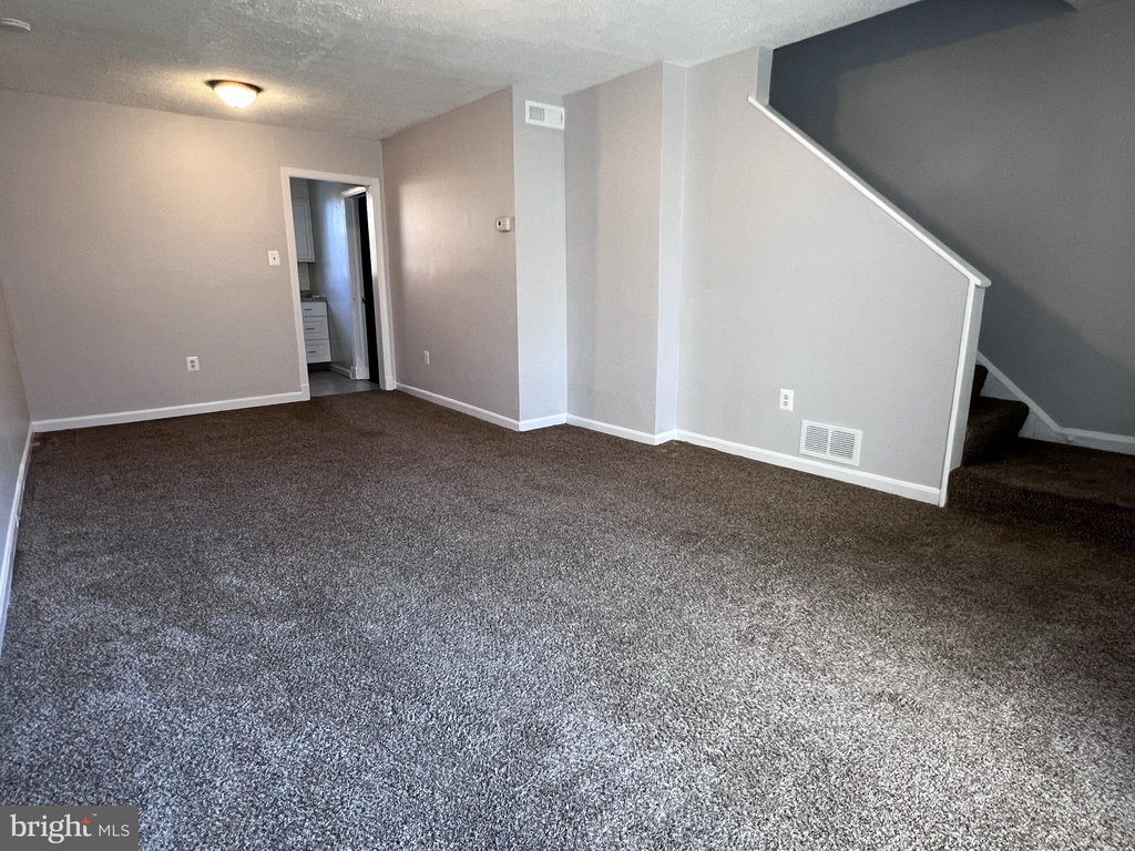 47 W Reed Avenue - Photo 2