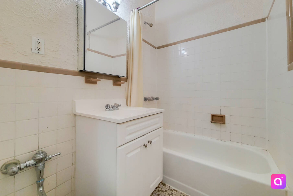 55 West 105th St - Photo 7