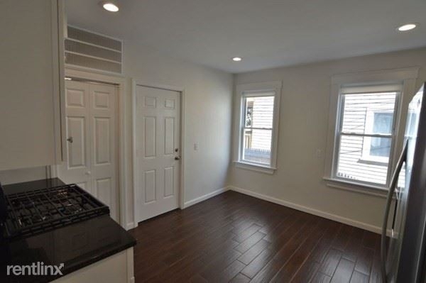 15 Bayside St., #1 - Photo 2