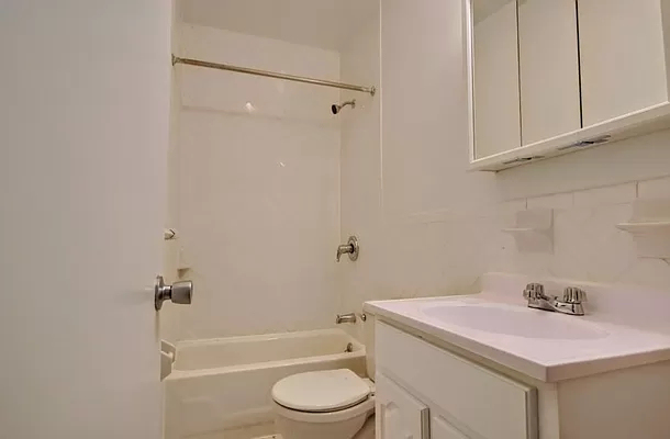 620 East 11th Street - Photo 9