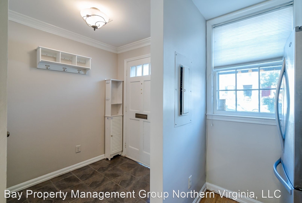 612 Columbus Street, S. - Photo 2