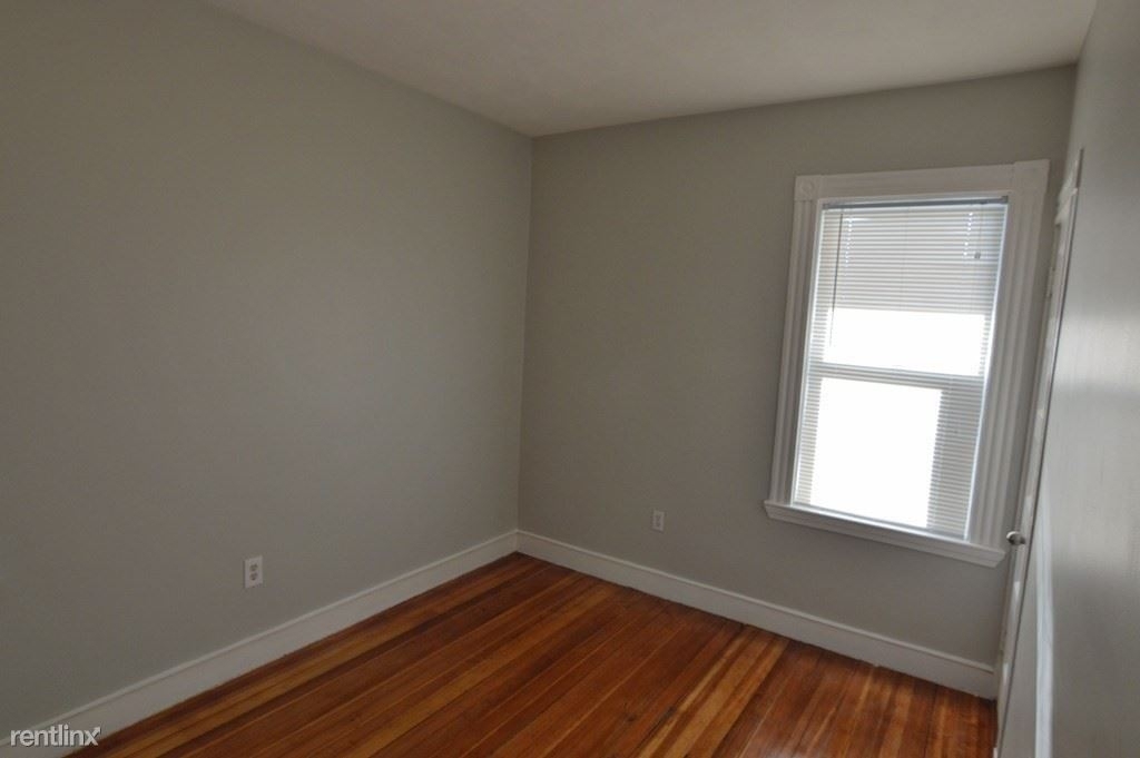 28 Taft St Apt 2 - Photo 10