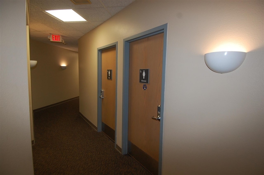209 E Washington St - Photo 4