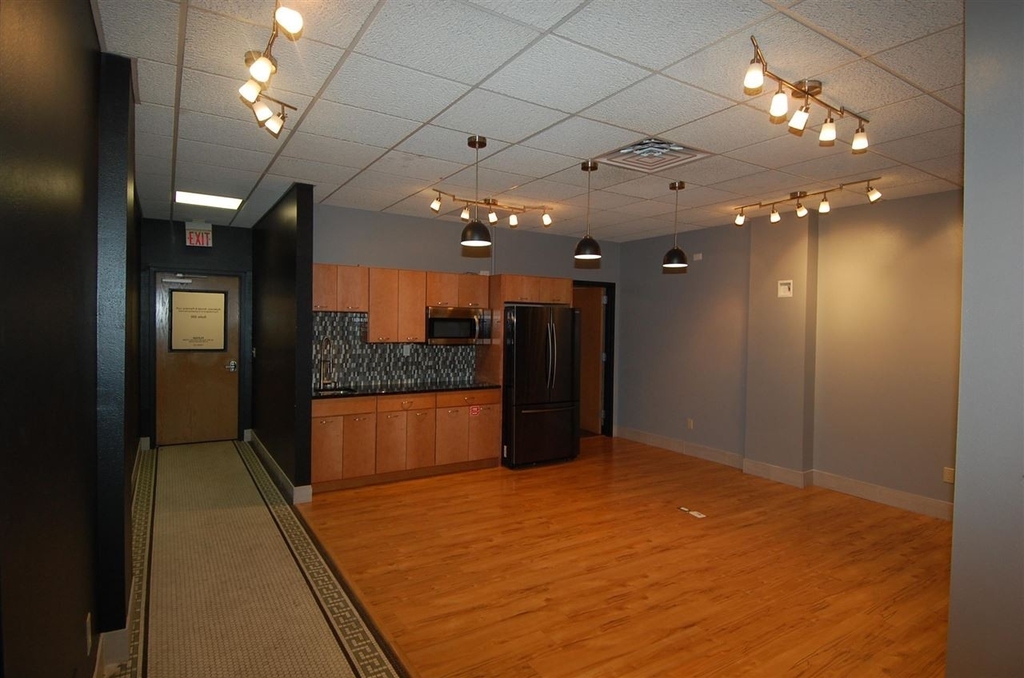 209 E Washington St - Photo 7
