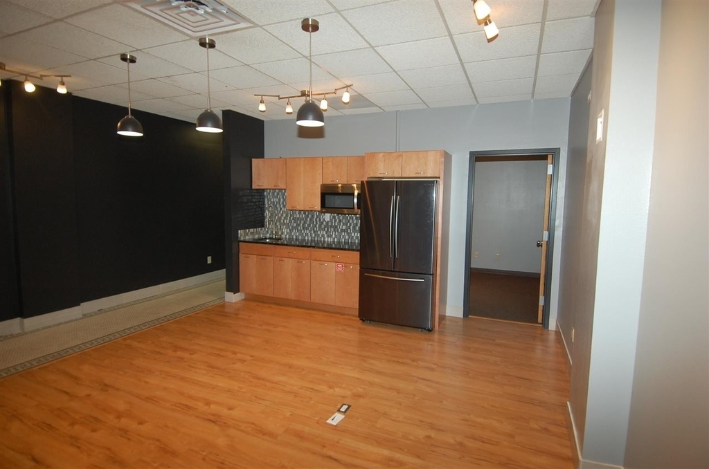209 E Washington St - Photo 17