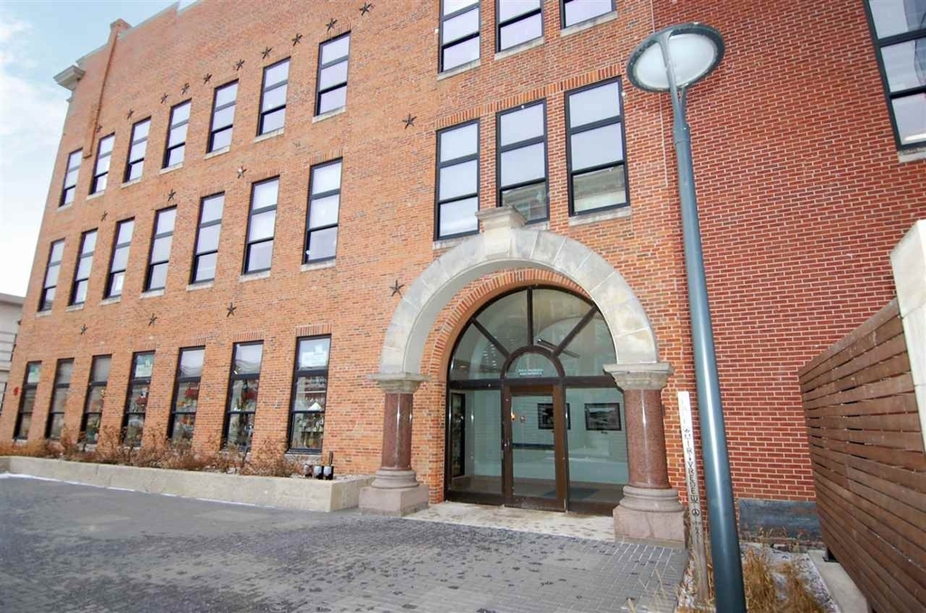 209 E Washington St - Photo 0