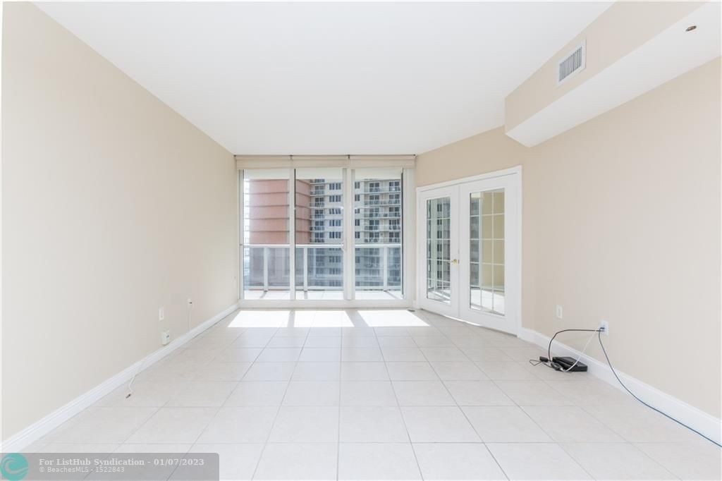 19333 Collins Ave - Photo 1