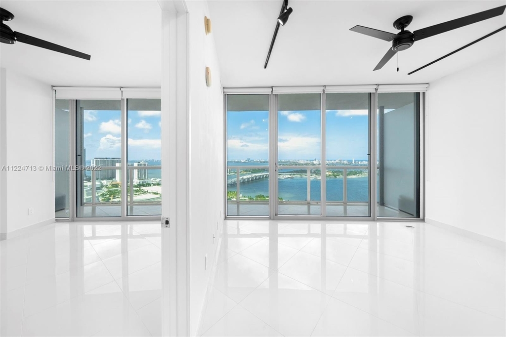 888 Biscayne Blvd - Photo 2