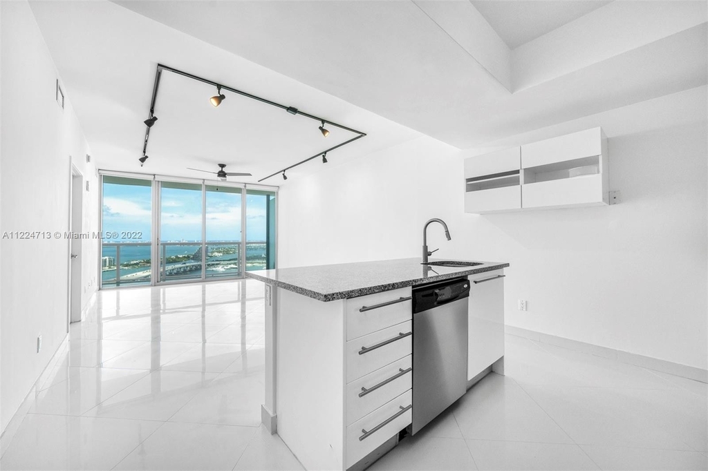 888 Biscayne Blvd - Photo 4