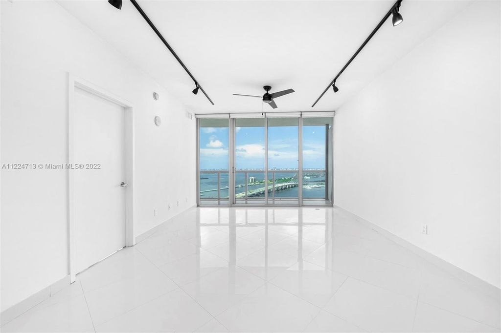 888 Biscayne Blvd - Photo 3