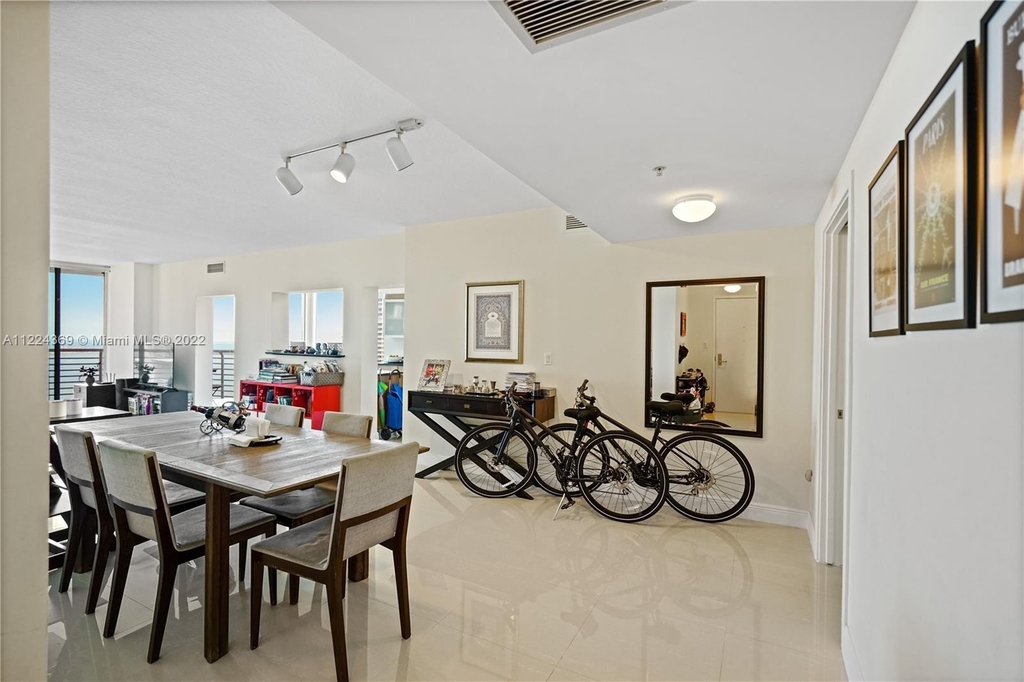 325 S Biscayne Blvd - Photo 4