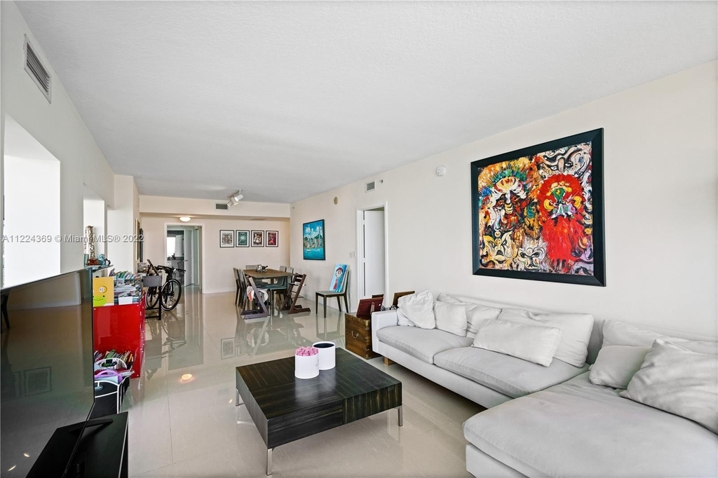 325 S Biscayne Blvd - Photo 8