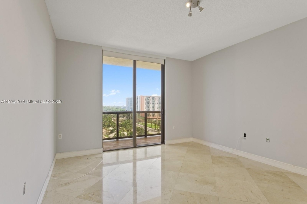 16275 Collins Ave - Photo 8