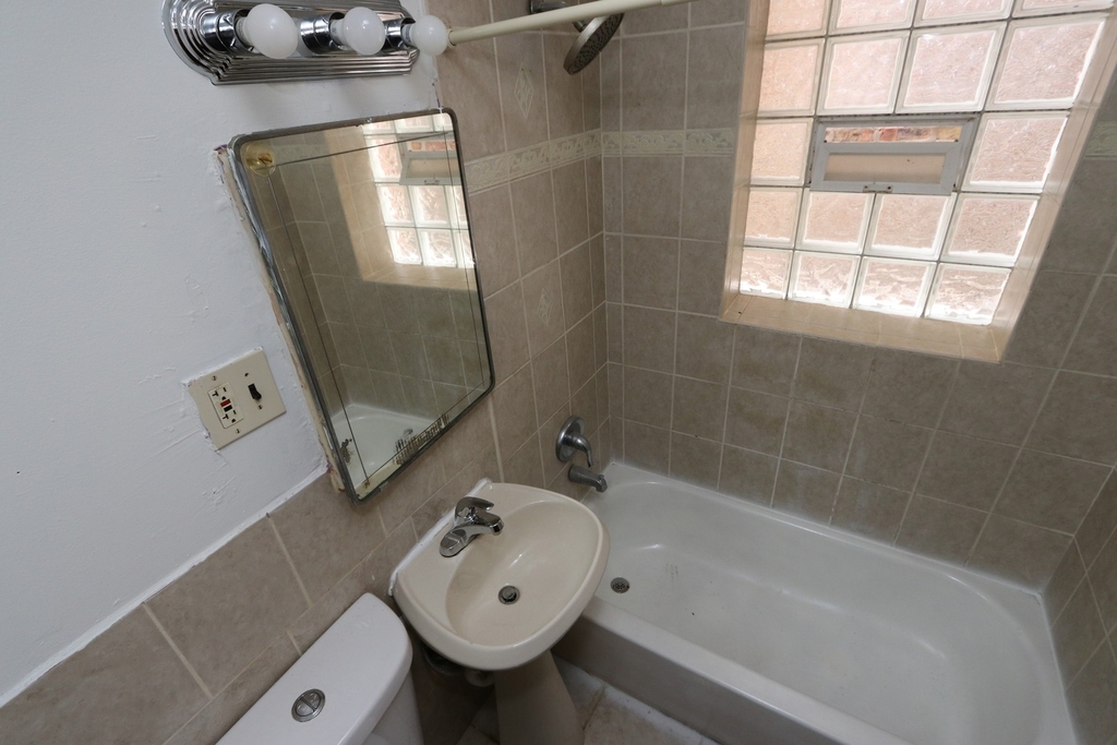 2813 S Spaulding Avenue - Photo 3