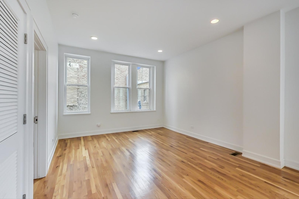 1157 W 18th Street - Photo 1