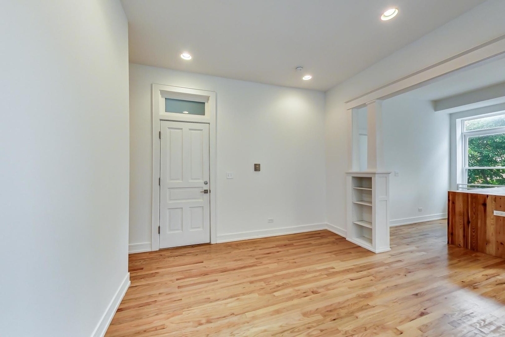 1157 W 18th Street - Photo 1