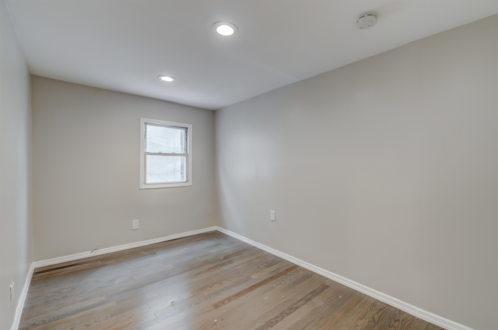 165 Bergen Ave - Photo 10